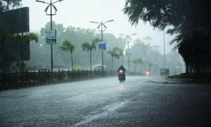 जमशेदपुर में झमाझम बारिश से मौसम हुआ कूल-कूल