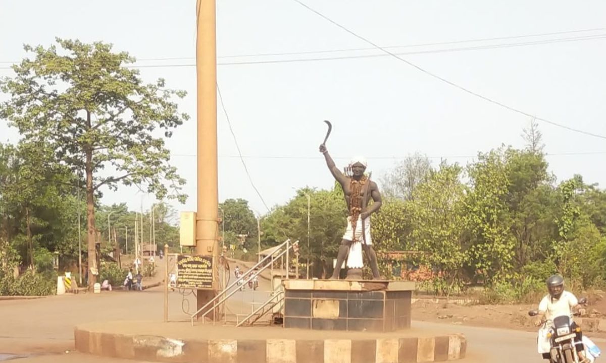 बड़बिल -125वी पुण्यतिथि पर भगवान बिरसा मुंडा की प्रतिमा पर फुल माला चढ़ाने कोई नही आया