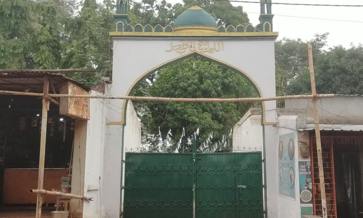 बोलानी के दो मस्जिदो मे ईद-उल-अजहा पर नमाज अदा