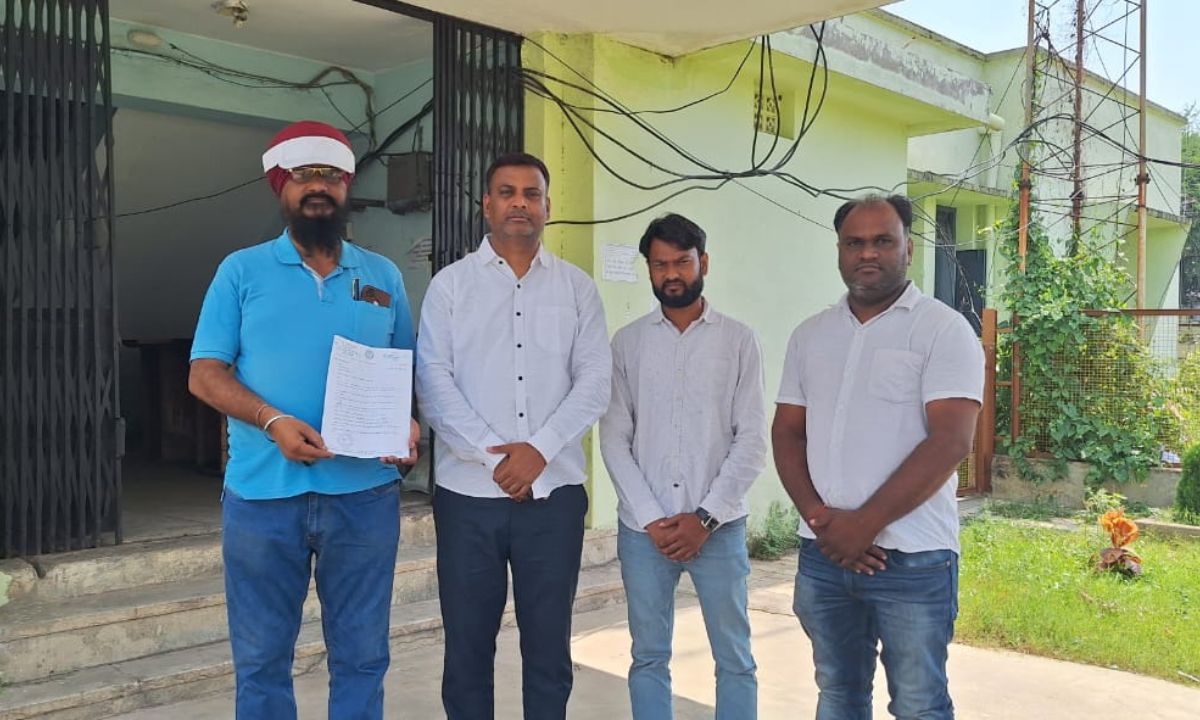 विद्युत विभाग , करनडीह से मिले जिला परिषद डॉ परितोष