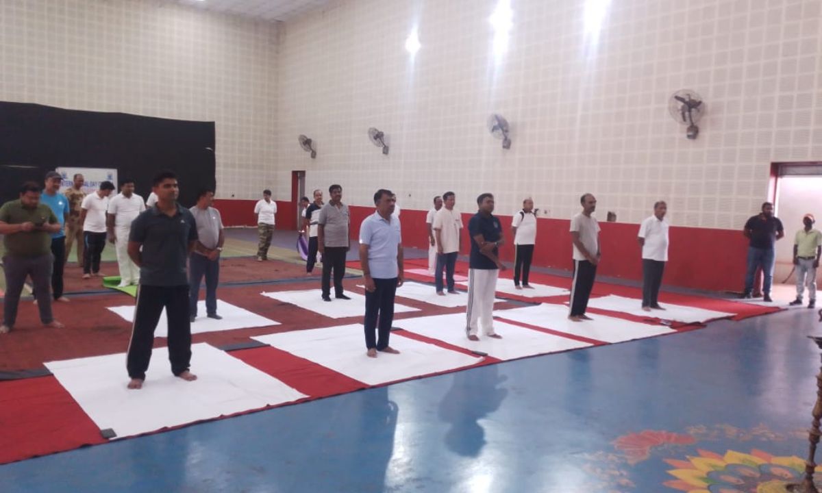 10वे अंतरराष्ट्रीय योग दिवस पर बोलानी मे योग शिविर आयोजित किया गया।