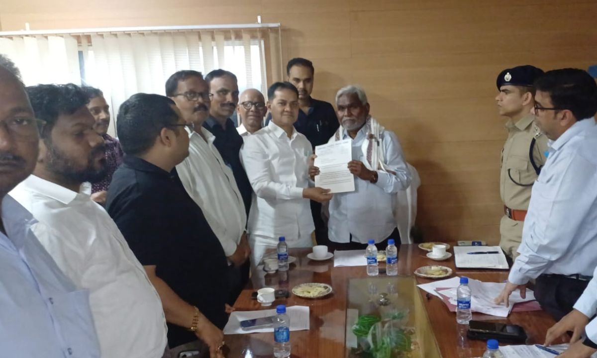 आदित्यपुर के तटीय इलाकों को खरकई नदी