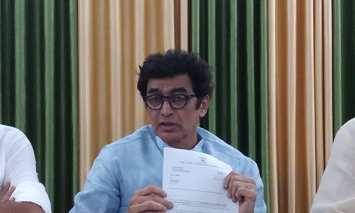 कांग्रेस के वरिष्ठ नेता और जमशेदपुर के पूर्व सांसद डॉ. अजय कुमार