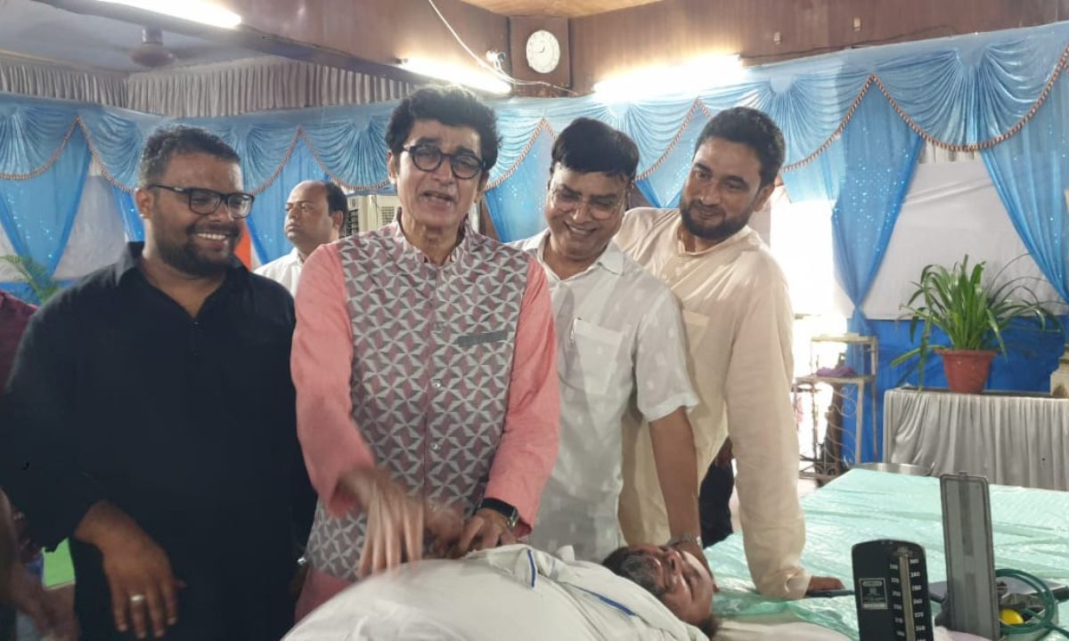 कार्यकर्ताओं ने मनाया डॉ. अजय कुमार का जन्मदिन