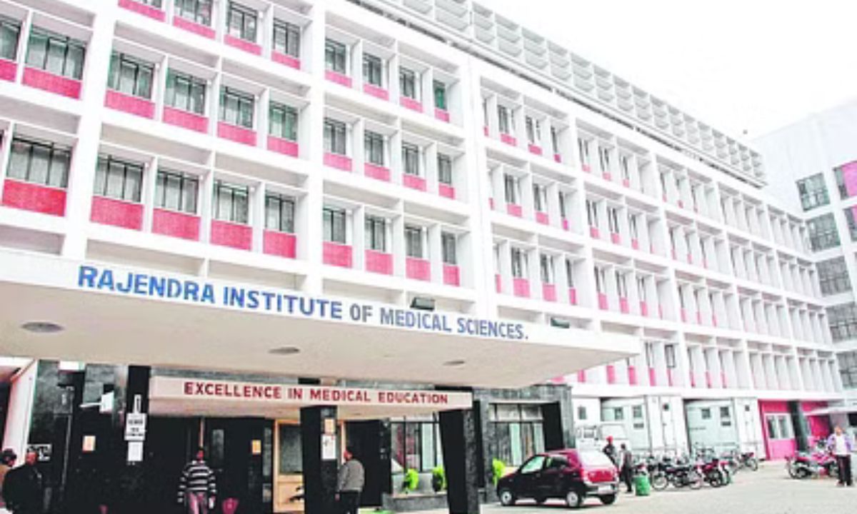 रिम्स में होमगार्ड और जूनियर डॉक्टरों के बीच पूरी रात झड़प