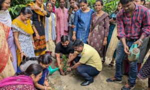 आदित्यपुर स्थित श्रीनाथ कॉलेज ऑफ एजुकेशन में एक पेड़ मां के नाम पौधा रोपण का कार्य संपन्न किया गया