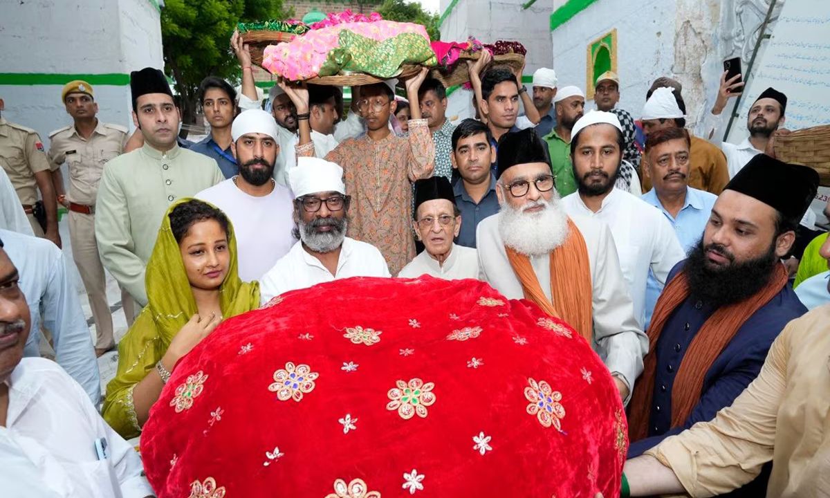 मुख्यमंत्री हेमंत सोरेन परिवार सहित पहुंचे अजमेर शरीफ