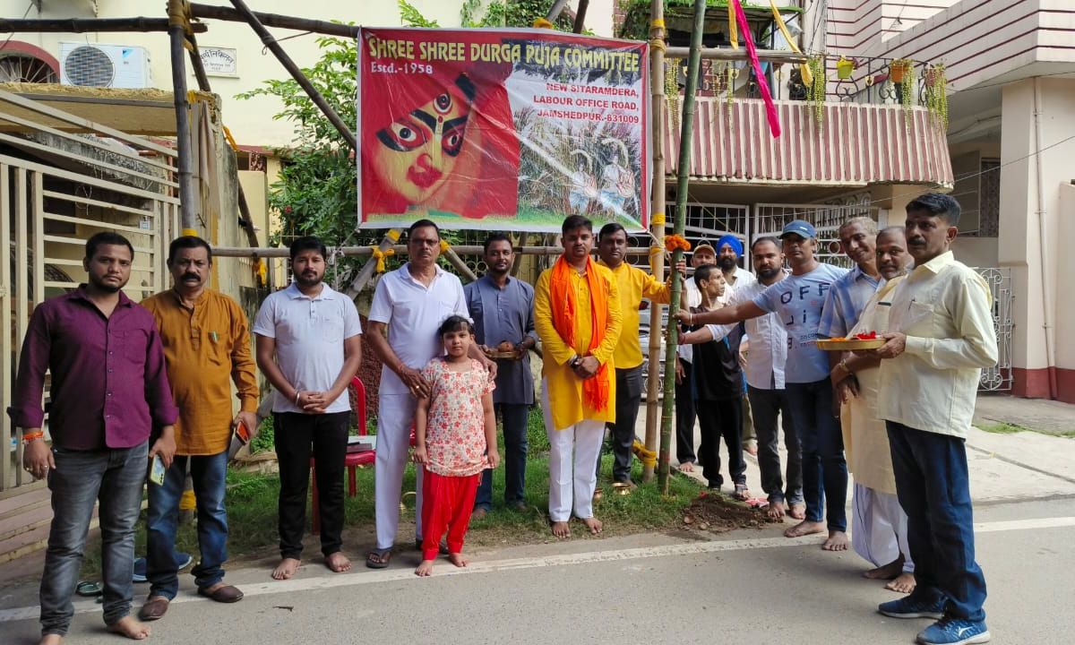 श्री श्री दुर्गा पूजा कमिटी लेबर ऑफिस रोड न्यू सीतारामडेरा