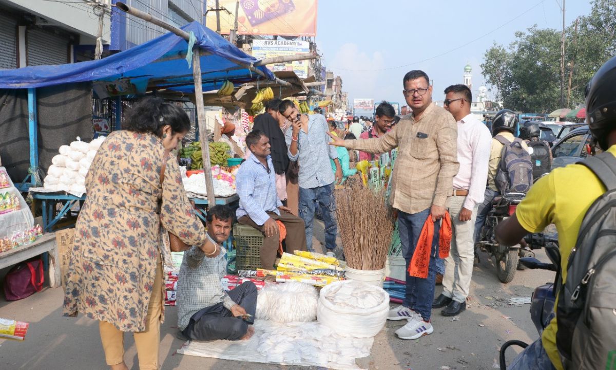 अब स्थाई दुकान में दुकानदारी करेंगे दुकानदार भाई