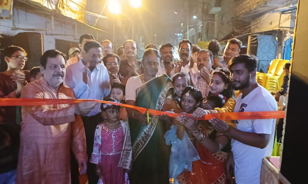 कपड़ा पट्टी दुर्गा पूजा पंडाल का सांसद जोबा माझी ने किया उद्घाटन