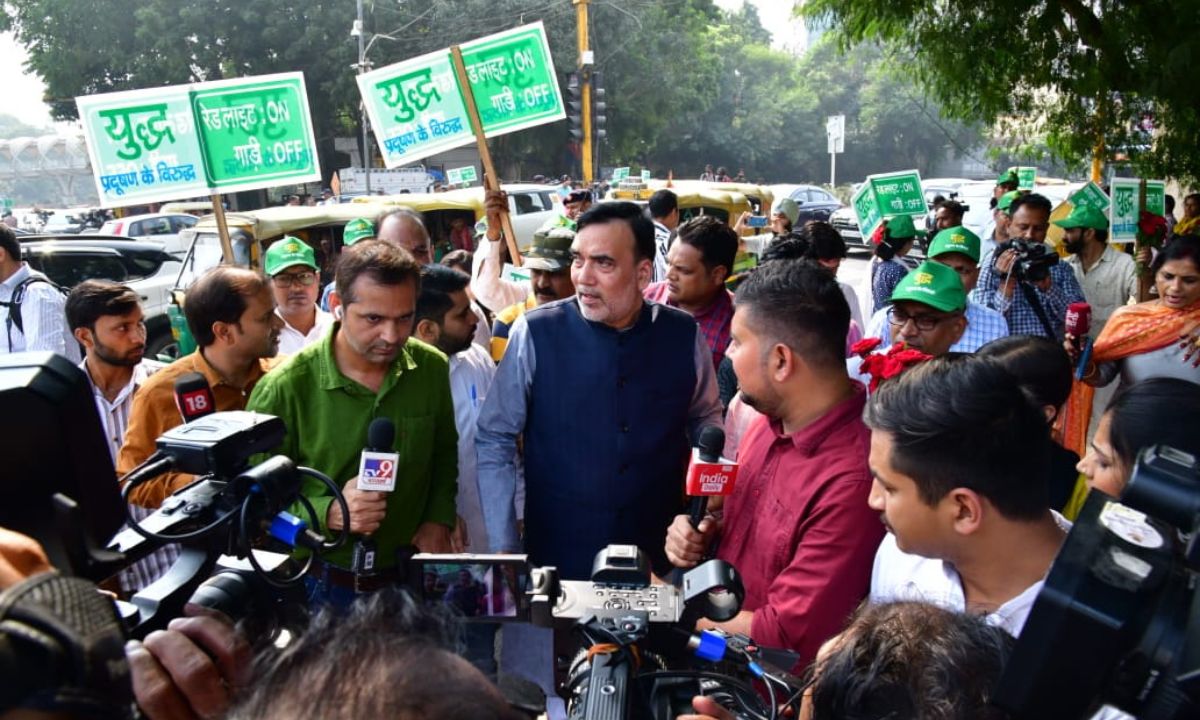 प्रदूषण को रोकने के लिए पर्यावरण मंत्री गोपाल राय ने आईटीओ से अभियान की शुरुआत