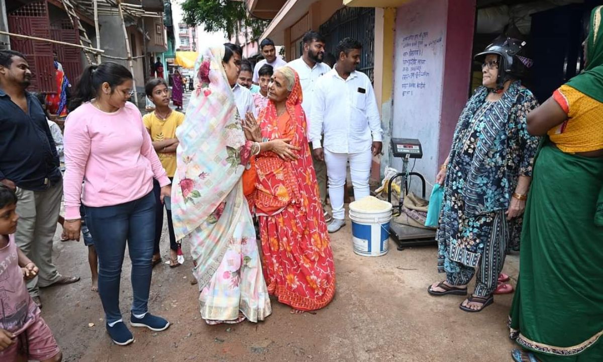 भाजपा प्रत्याशी पूर्णिमा साहू ने जनसंपर्क अभियान किया तेज