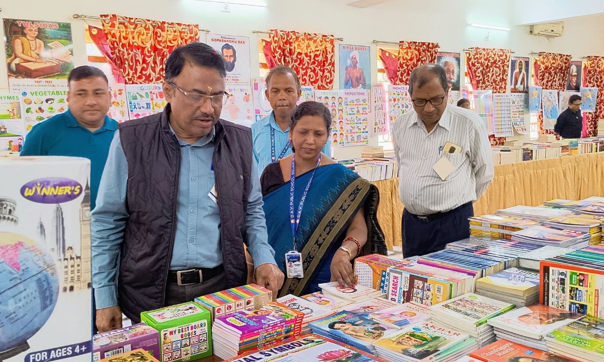 बोलानी के डी ए वी पब्लिक स्कूल में दो दिवसीय पुस्तक मेला आयोजन