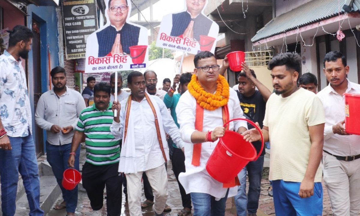 विकास सिंह ने मानगो और सोनारी में लोगों से मांगा समर्थन