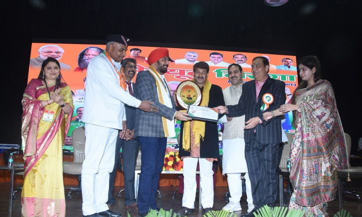 दिल्ली में अटल तिरंगा सम्मान से सम्मानित हुवे चंचल भाटिया