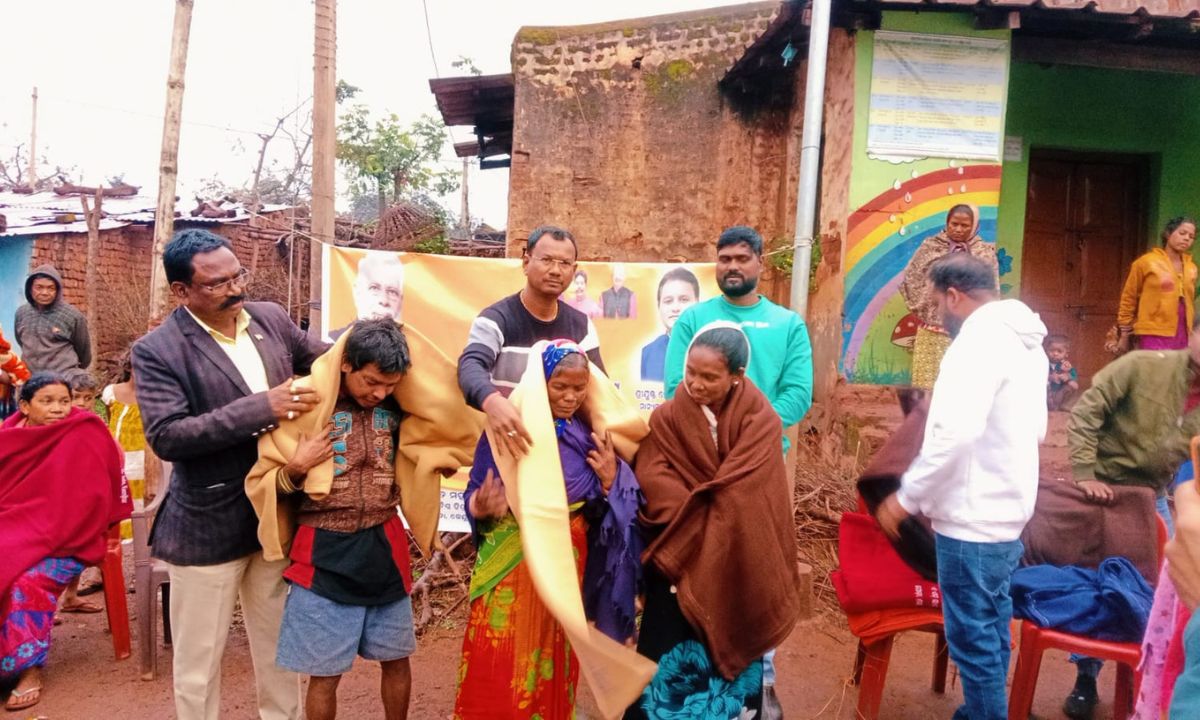 आसार द्वार फाऊंडेशन और एस.लाल ट्रस्ट द्वारा कम्बल वितरण कार्यक्रम