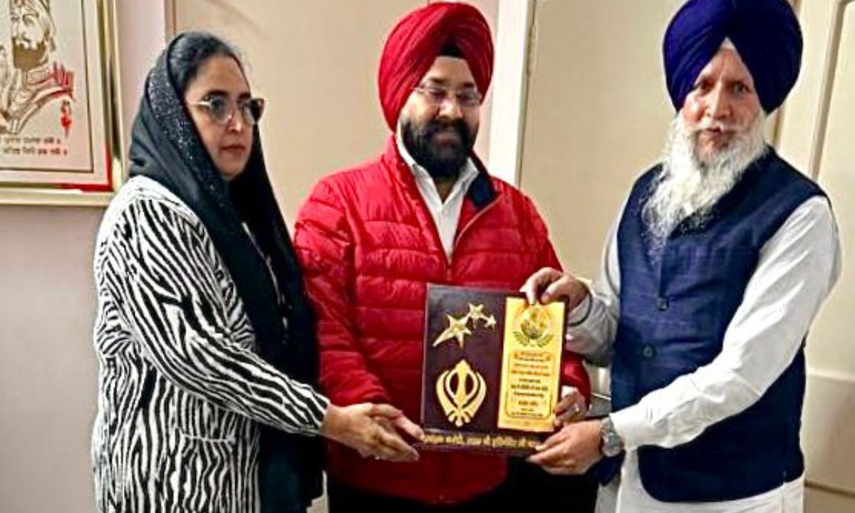 गुरु गोबिंद सिंह जी महाराज हमें राष्ट्र हित में कार्य करने की शक्ति दें