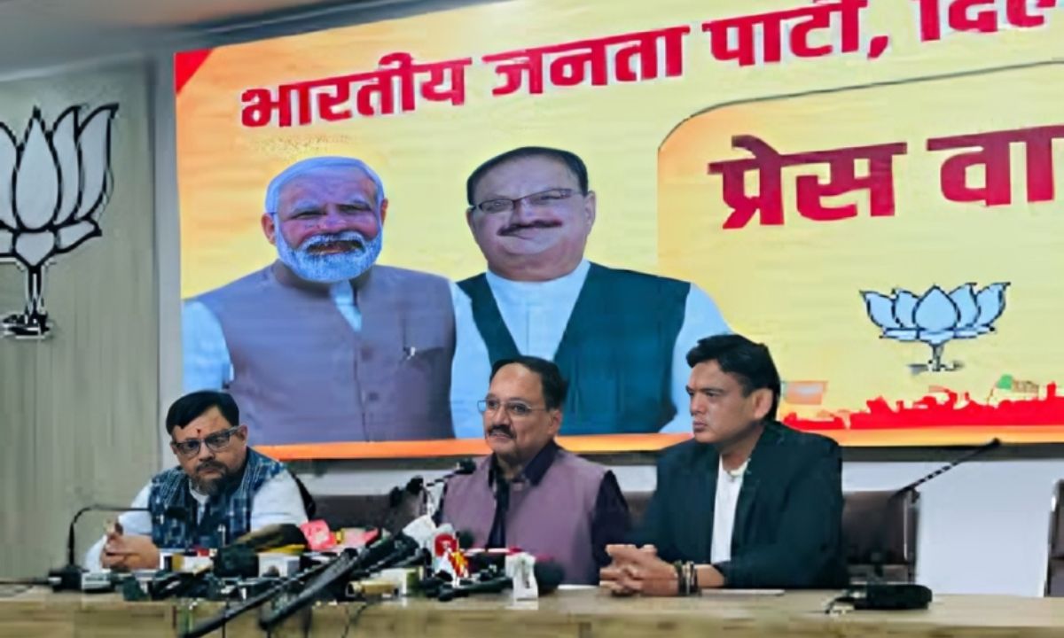 आतिशी मार्लेना दिल्ली की जनता से माफी मांगे