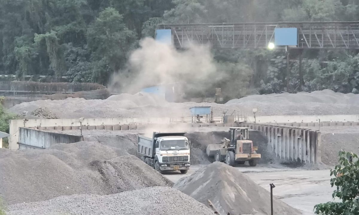 टाटा स्टील द्वारा बस्तियों में फैलाने वाले गिट्टी डस्ट प्रदूषण की शिकायत