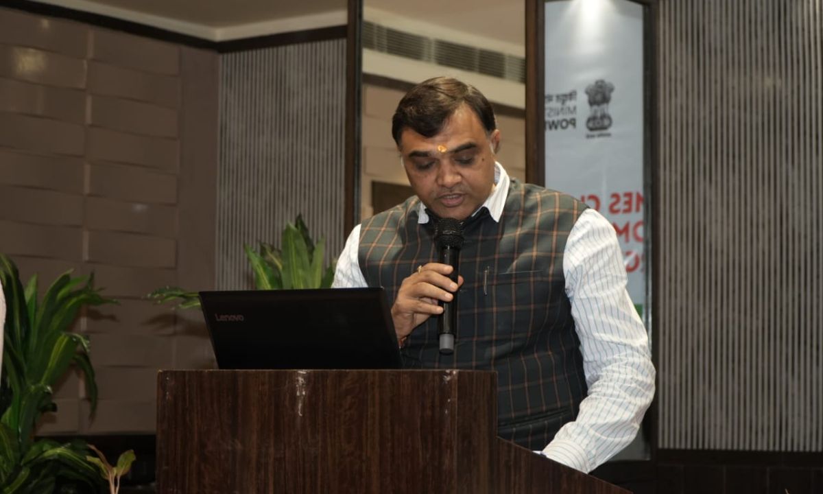 ट्रेनों के लगातार घंटों लेट लतीफी को लेकर रेलमंत्री को भेजा त्राहिमाम संदेश