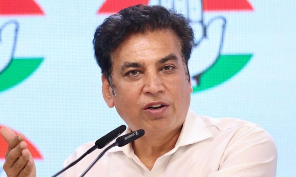 बिजली बिलों में वृद्धि करने के लिए कंसल्टेंट