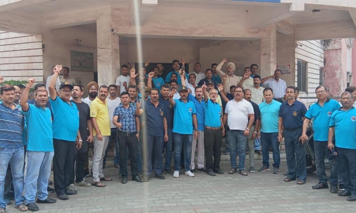 सैनिक को जुगसलाई पुलिस ने बर्बरता पूर्वक पिटाई