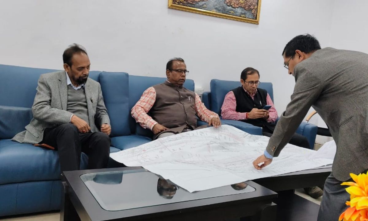 बिद्युत बरण महतो ने झारग्राम और पुरुलिया के बीच एक नई रेल लाइन