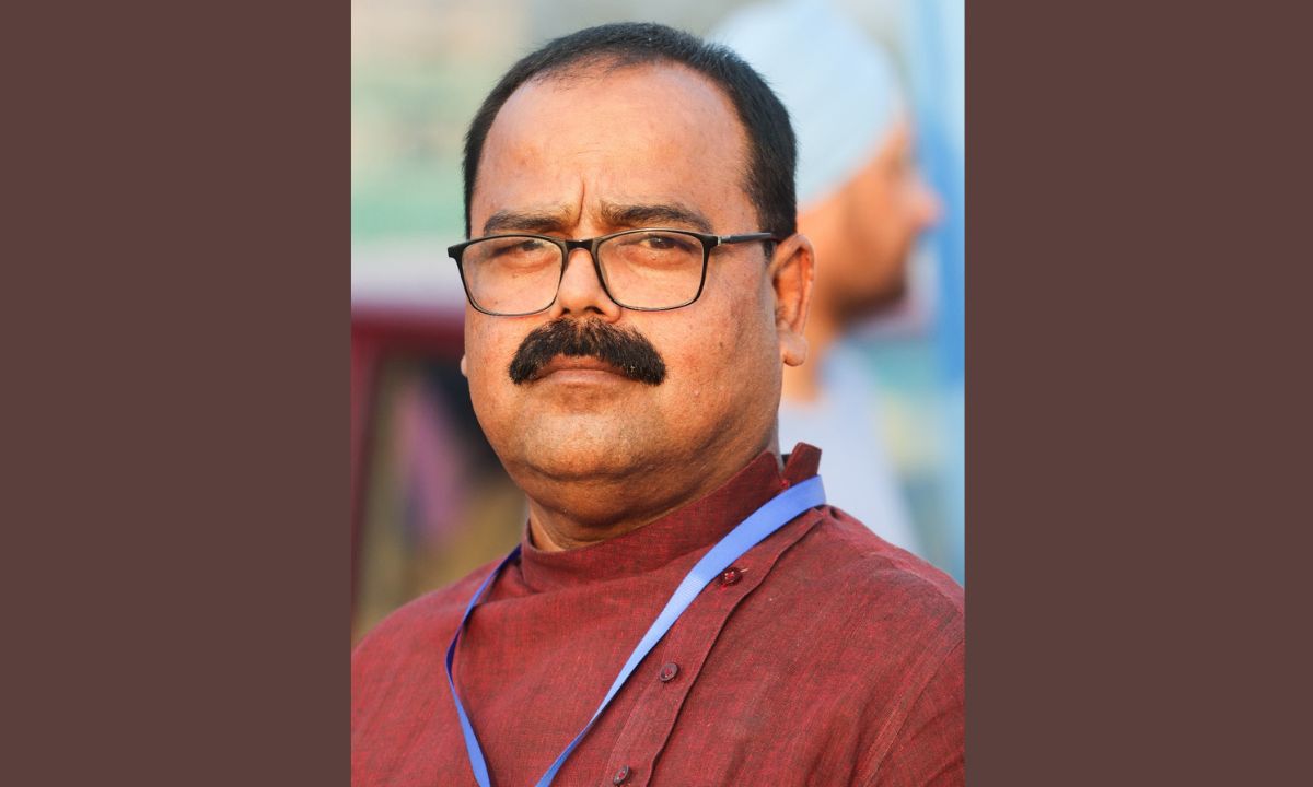 देश में जाति व धर्म के नाम पर समाज को बांटने की साजिश