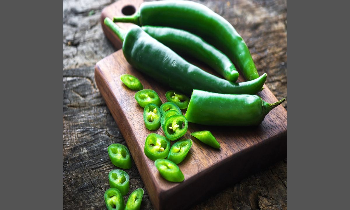 Health Benefits of Green Chillies: From Weight Loss to Glowing Skin