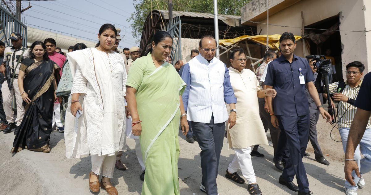 The Chief Minister inspected the stretch from Najafgarh Drain