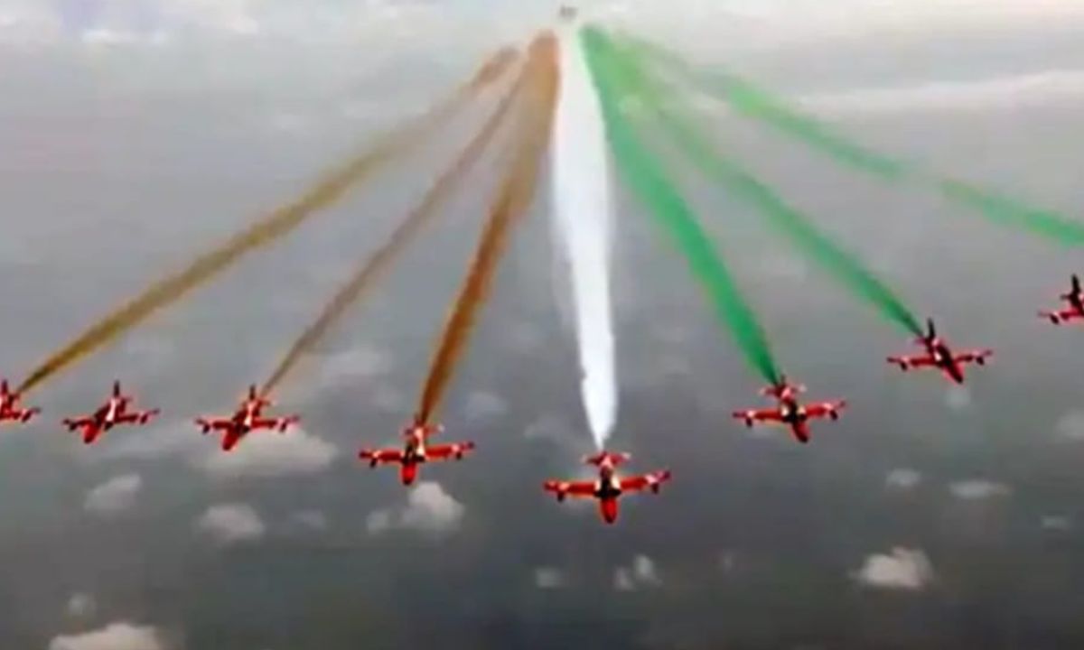 The pilot created the tricolor in the sky,