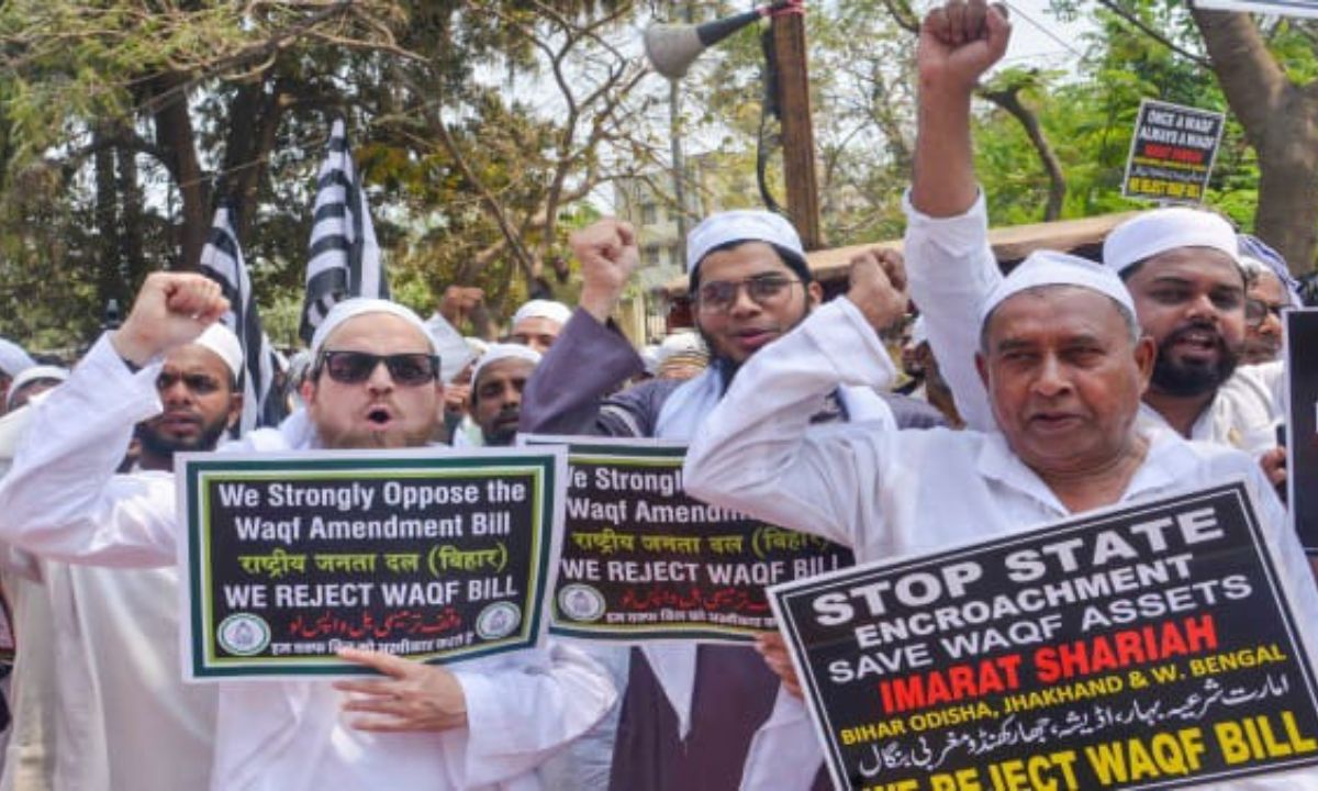 Violence in Bengal over new Waqf law