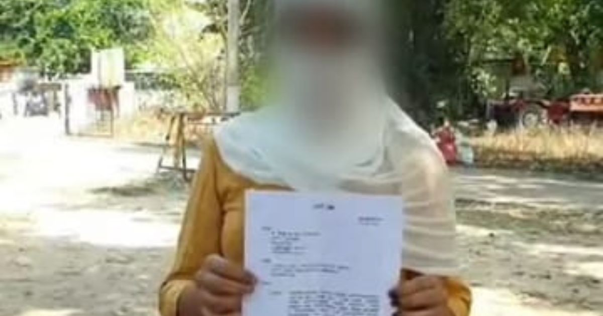 DMK leader's wife said- husband sends girls to politicians