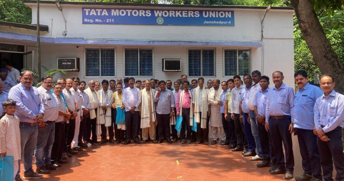 Tata Motors Workers Union bids farewell to retired employees