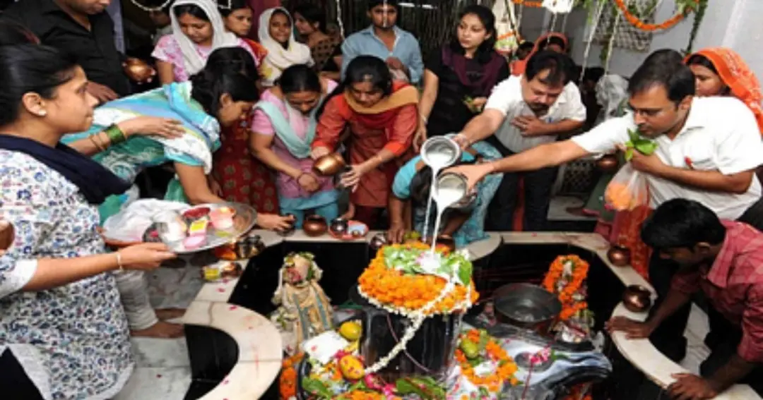 Sawan Monday: Devotees prayed to Lord Shiva and sought blessings of happiness and prosperity