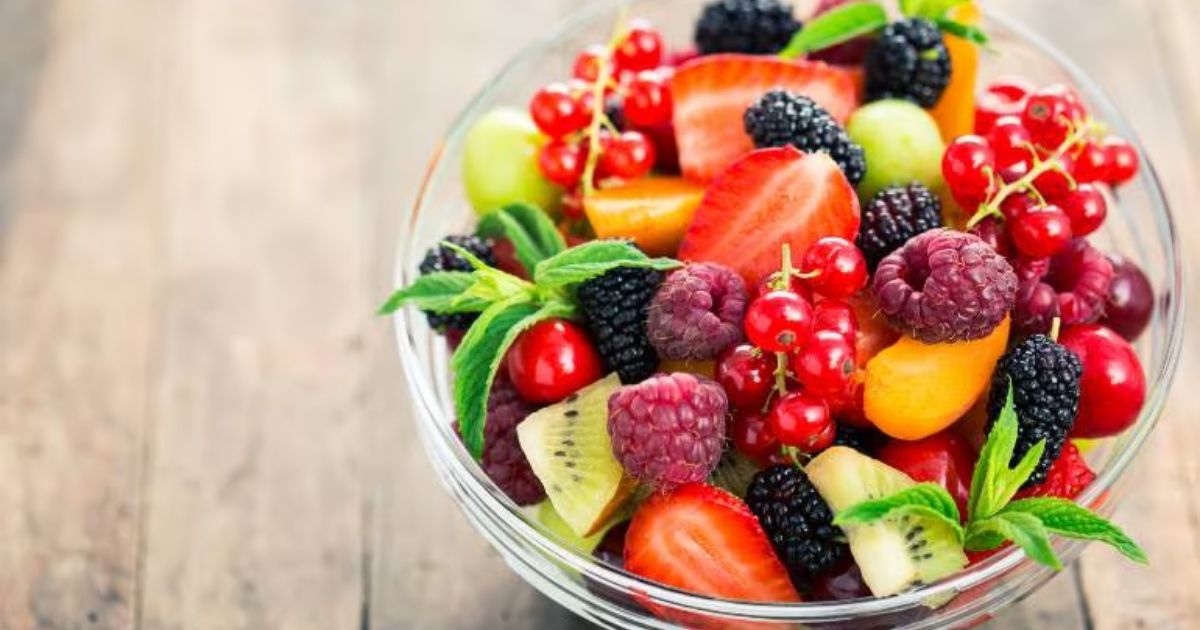 What is the right time to eat fruits? Morning or evening