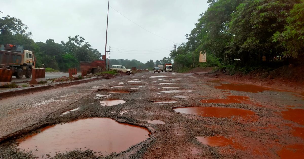 दुघर्टना को आमंत्रित करती राष्ट्रीय राजमार्ग 520 की मुख्य सड़के