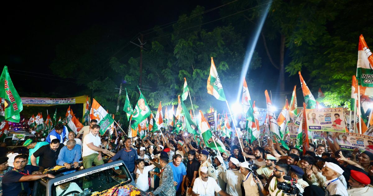 विपक्षी दलों ने मुख्य चुनाव आयुक्त की पक्षपातपूर्ण भूमिका पर सवाल उठाए