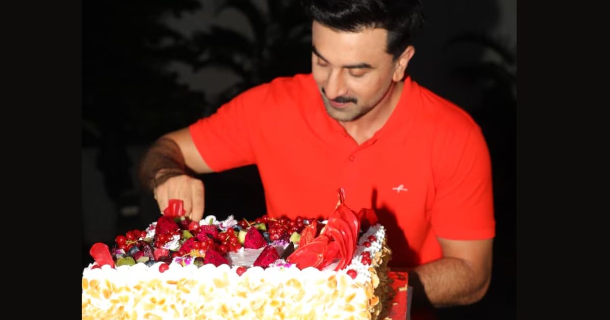 रणबीर कपूर ने परिवार संग मनाया 43वां जन्मदिन (1)
