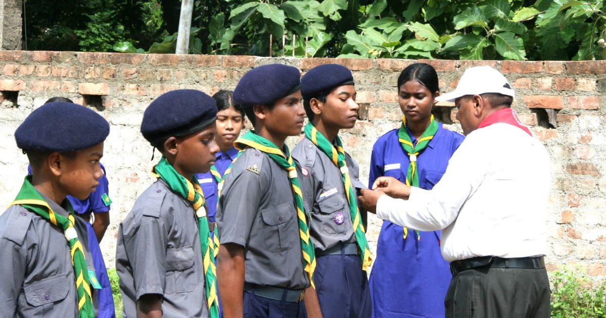 संत पीटर इंग्लिश हाई स्कूल में स्काउट्स एंड गाइड्स