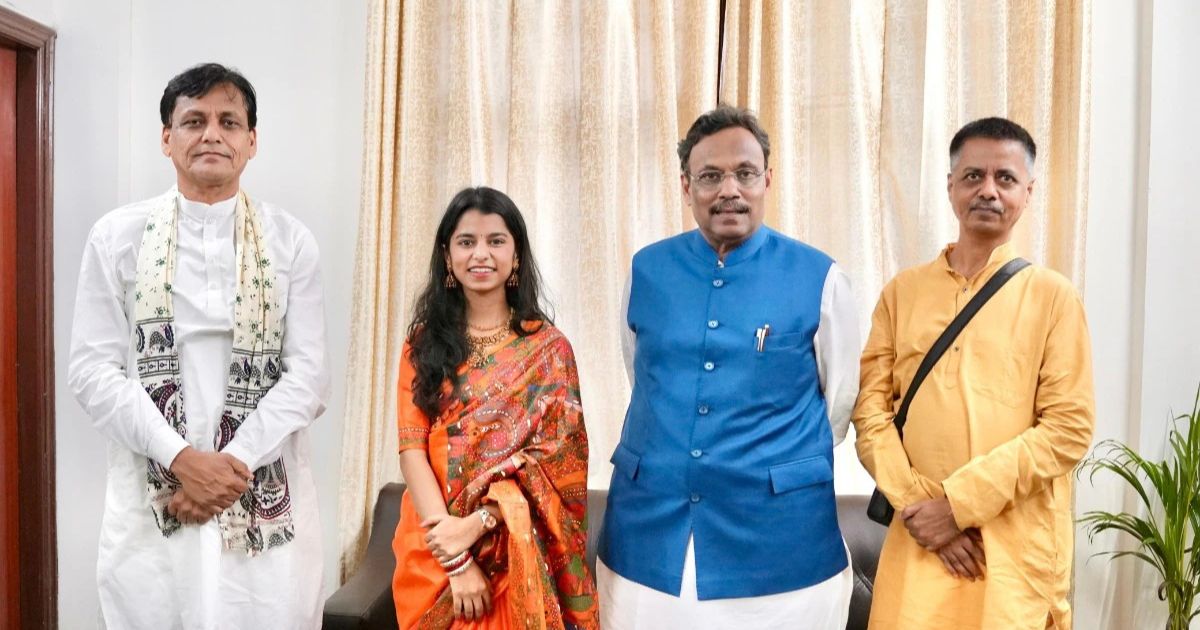 बिहार चुनाव 2025: मैथिली ठाकुर की राजनीति में एंट्री