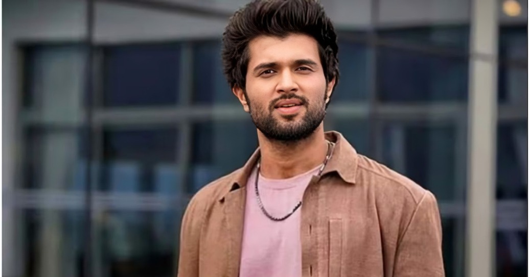 Vijay Deverakonda car accident creates a stir among fans