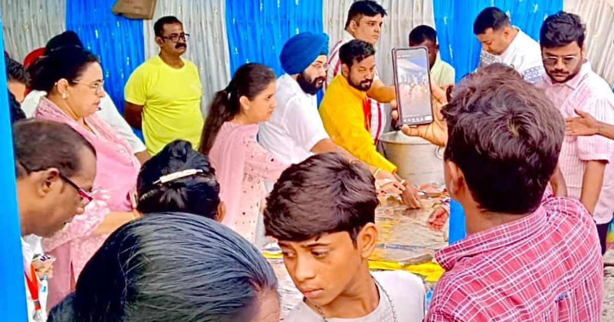 'अर्पण' ने स्वर्णरेखा नदी तट पर श्रद्धालुओं के लिये लगाया सेवा शिविर