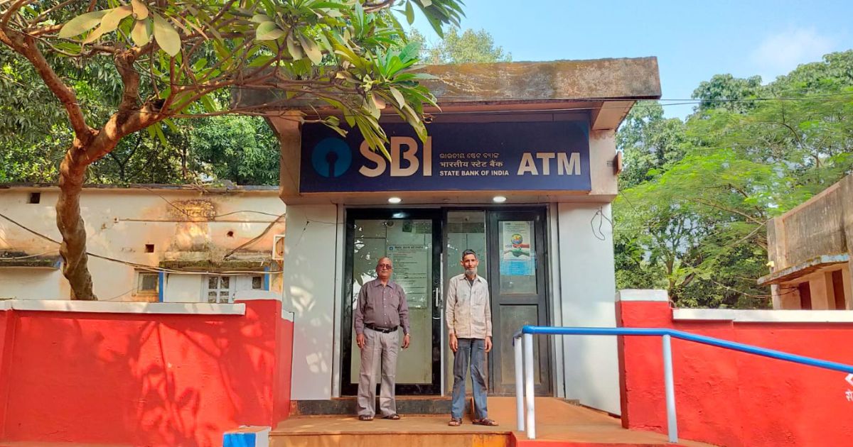 प्रकाशित खबर का हुआ असर दो महिने से बंद एटीएम हुआ चालू।