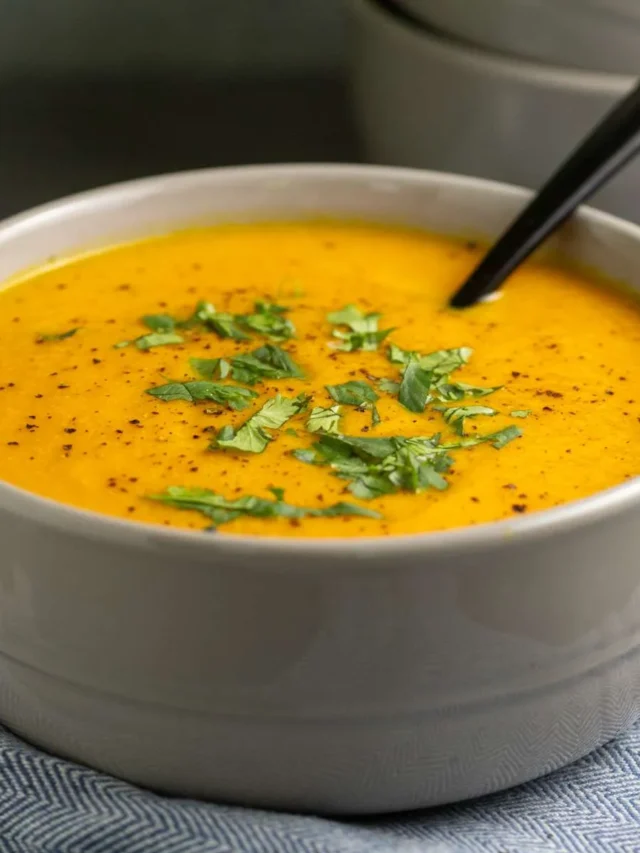 vegan-keto-carrot-soup-4-2