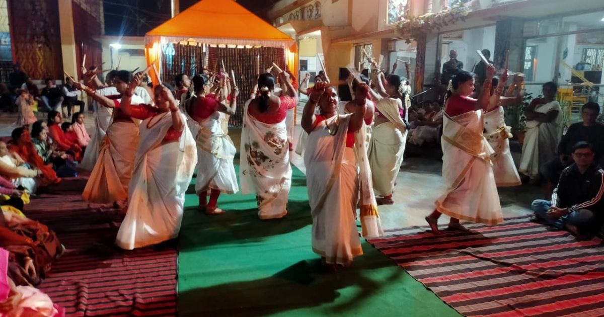 बिष्टुपुर में वेंकटेश्वर-अल्वेलमंगम्मा कल्याण महोत्सव, 100 महिलाओं का कोलटम बना आकर्षण