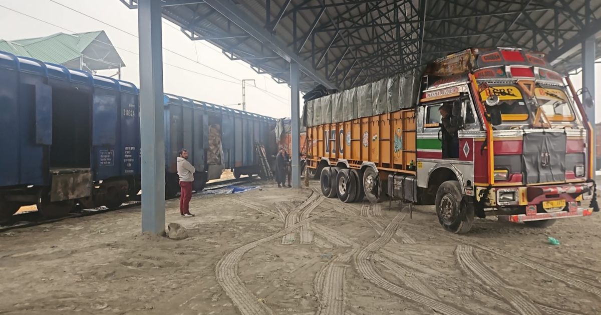 पहली बार फूड कॉर्पोरेशन ऑफ इंडिया (FCI) फूडग्रेन फ्रेट रेक अनंतनाग पहुंची