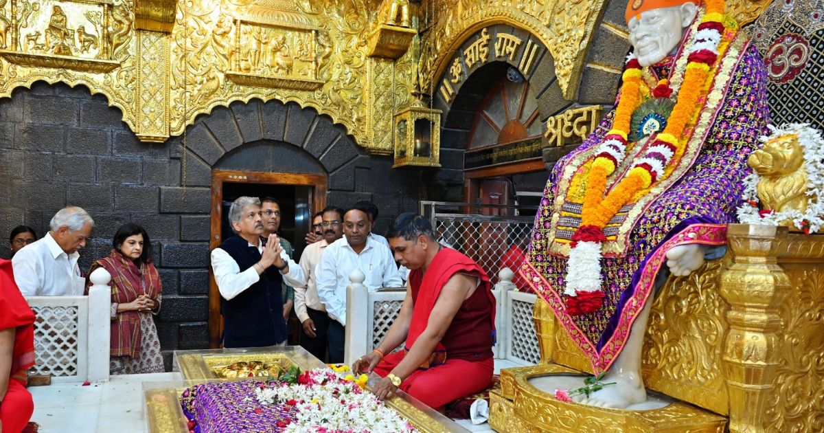 Anand Mahindra visited Sai Baba's Samadhi