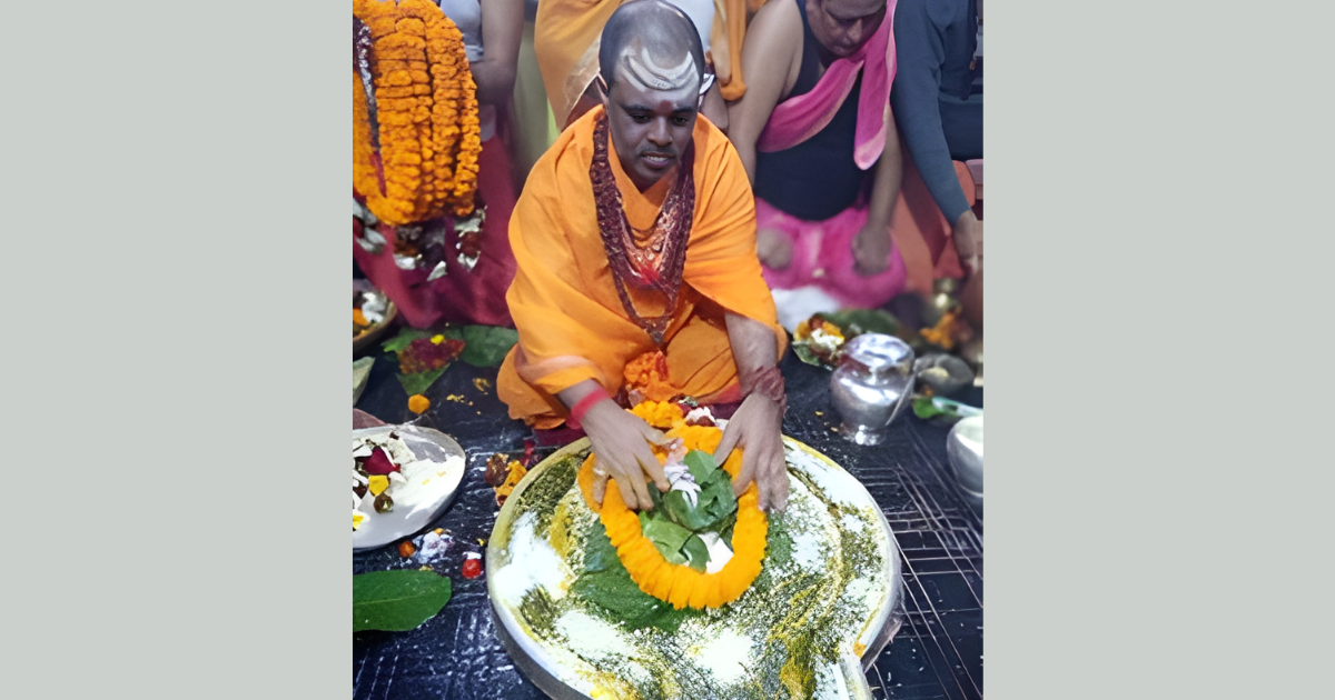 बाबा बैद्यनाथ को मकर संक्रांति पर चढ़ा तिल-गुड़:देवघर में उमड़ा आस्था का सैलाब