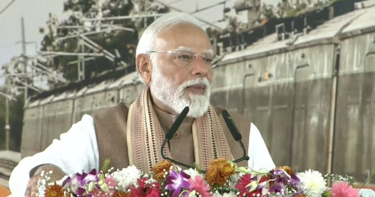 मोदी बोले- देश जानता है कांग्रेसी पहले से नंगेपीएम बनना चाहते हो तो लोगों के दिल जीतो